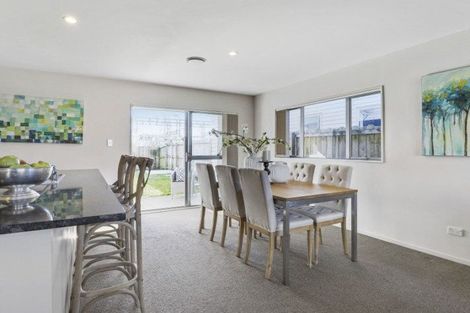Photo of property in 36 Popokatea Drive, Takanini, 2112