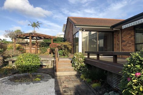 Photo of property in 56 Oliver Road, Eastern Beach, Auckland, 2012