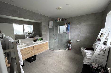 Photo of property in 4 St Claire Road, Silverdale, 0932