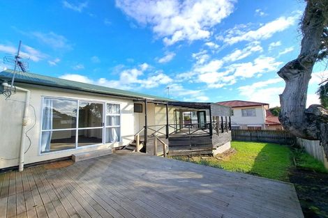 Photo of property in 1 Harrington Road, Henderson, Auckland, 0610