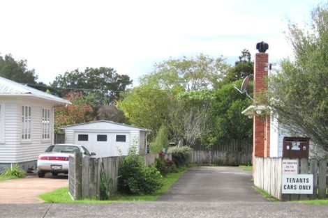 Photo of property in 731b Te Atatu Road, Te Atatu Peninsula, Auckland, 0610