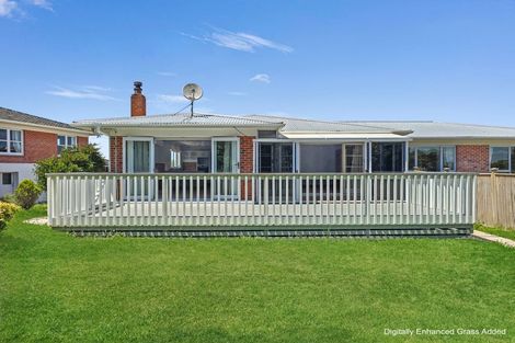 Photo of property in 95 Kitchener Road, Waiuku, 2123