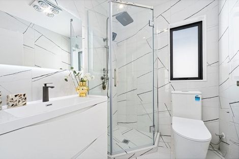 Photo of property in 21b Barron Drive, Green Bay, Auckland, 0604