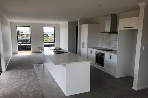 Photo of property in 15 Parton Road, Pukekohe, 2120