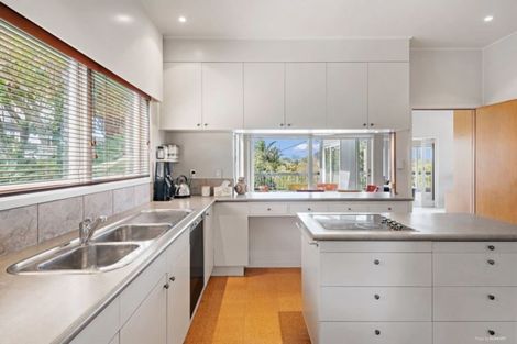 Photo of property in 19 Long Street, Torbay, Auckland, 0630