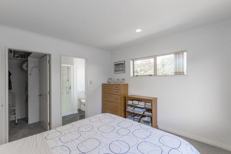 Photo of property in 27 Millennium Hill, Paraparaumu, 5032
