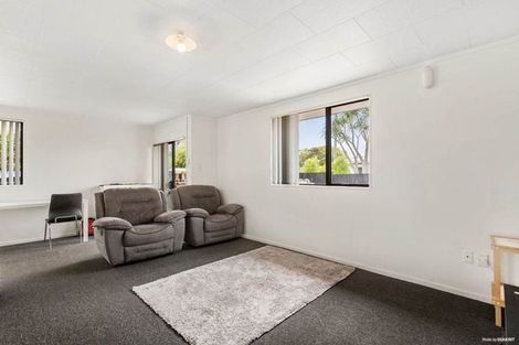 Photo of property in 2/8 Christmas Road, Manurewa, Auckland, 2102
