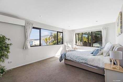 Photo of property in 21 Mariners View Road, Beach Haven, Auckland, 0626