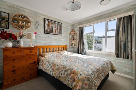 Photo of property in 5 Mahoe Street, Tawa, Wellington, 5028