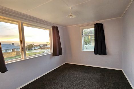 Photo of property in 3 Aberfeldy Street, Cannons Creek, Porirua, 5024