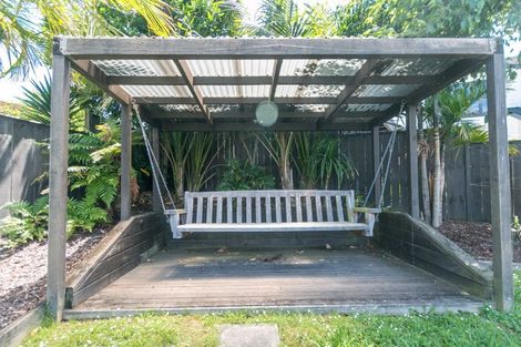 Photo of property in 94 San Marino Drive West, Henderson, Auckland, 0612