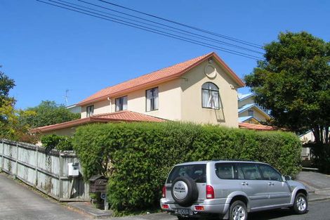 Photo of property in 2/4 Valley Road, Northcote, Auckland, 0626
