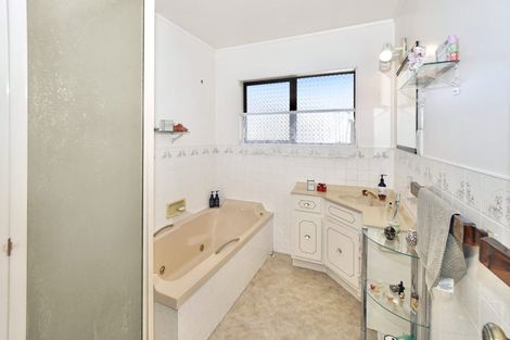 Photo of property in 12 Norrie Street, Te Puke, 3119