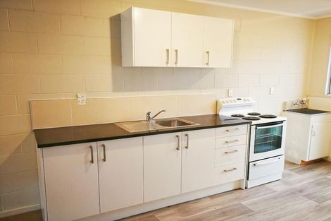 Photo of property in 1 Hinekohu Street, New Lynn, Auckland, 0600