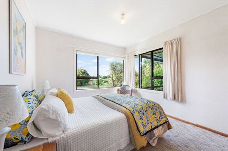 Photo of property in 8 Boler Place, New Lynn, Auckland, 0600