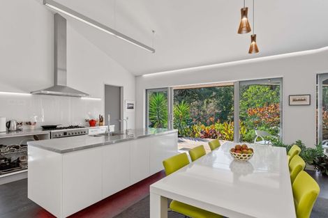 Photo of property in 118 Ngarara Road, Waikanae, 5036