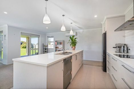 Photo of property in 36 Tairua Palms Place, Tairua, 3508