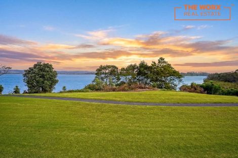 Photo of property in 114c Carnoustie Drive, Wattle Downs, Auckland, 2103