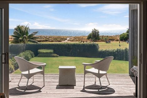 Photo of property in 1025 Papamoa Beach Road, Papamoa Beach, 3118