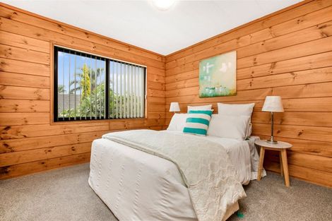 Photo of property in 24 Kirby Street, Glendene, Auckland, 0602