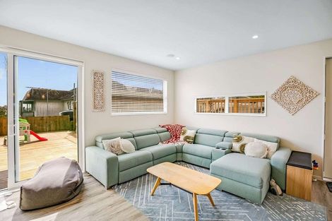 Photo of property in 103e Woodglen Road, Glen Eden, Auckland, 0602