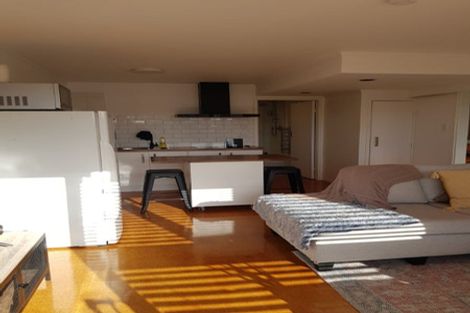 Photo of property in 5 Madison Place, Forrest Hill, Auckland, 0620