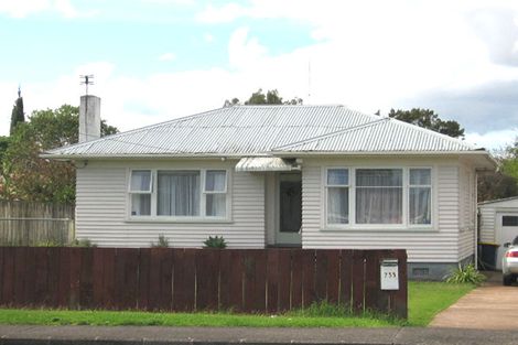 Photo of property in 733 Te Atatu Road, Te Atatu Peninsula, Auckland, 0610