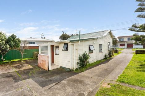 Photo of property in 21 Hood Street, Castlecliff, Whanganui, 4501