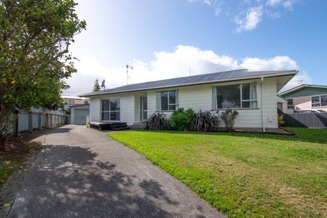 Photo of property in 19 Bendigo Street, Cloverlea, Palmerston North, 4412