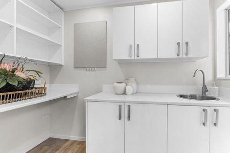 Photo of property in 1 Branch Road, Welbourn, New Plymouth, 4312