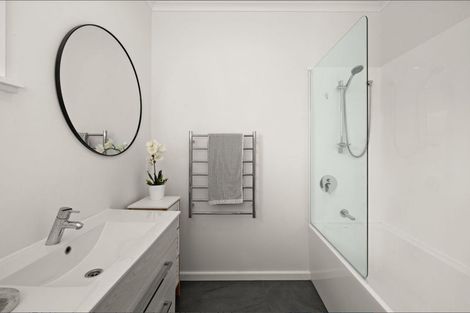 Photo of property in 47a Napier Road, Havelock North, 4130