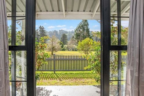 Photo of property in 741a Swanson Road, Swanson, Auckland, 0612