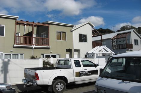 Photo of property in 7u4 Henry Street, Kilbirnie, Wellington, 6022