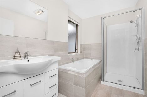Photo of property in 49 Phar Lap Crescent, Takanini, 2112
