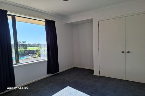 Photo of property in 469 Waitakere Road, Taupaki, Henderson, 0782