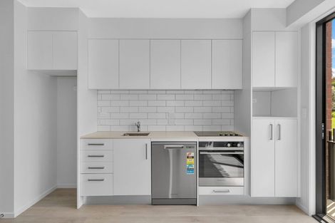 Photo of property in 2 Ko Street, Northcote, Auckland, 0627