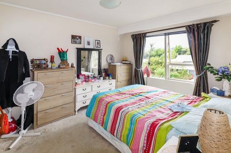 Photo of property in 97 Churton Drive, Churton Park, Wellington, 6037