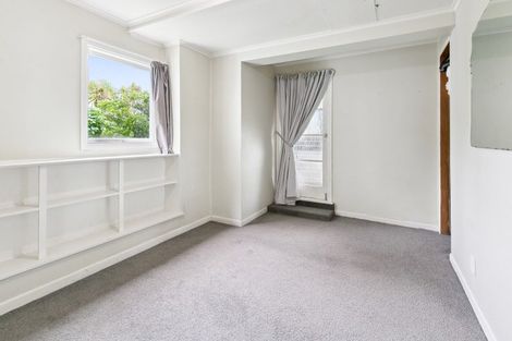 Photo of property in 18 Putnam Street, Northland, Wellington, 6012