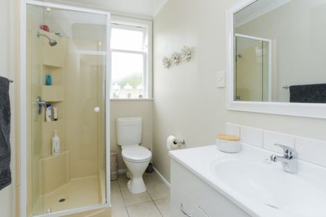 Photo of property in 17 Golding Road, Taradale, Napier, 4112