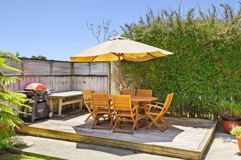 Photo of property in 111 Taikata Road, Te Atatu Peninsula, Auckland, 0610