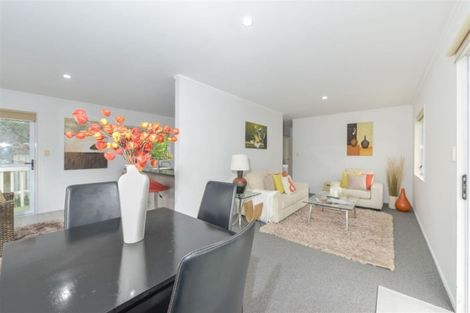 Photo of property in 50 Riserra Drive, Ranui, Auckland, 0612