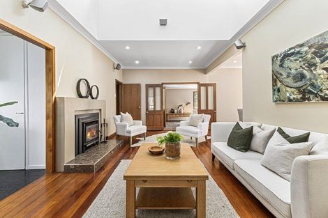 Photo of property in 557 Beach Road, Murrays Bay, Auckland, 0630