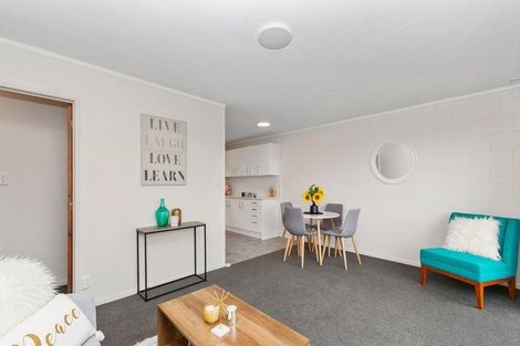 Photo of property in 1/19 Kemp Road, Massey, Auckland, 0614
