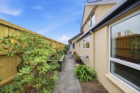 Photo of property in 2/122 Harewood Road, Papanui, Christchurch, 8053