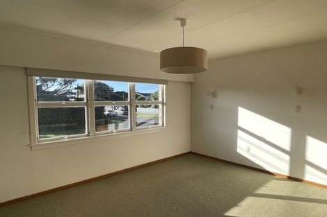 Photo of property in 40-40a Hamblyn Street, Strandon, New Plymouth, 4312