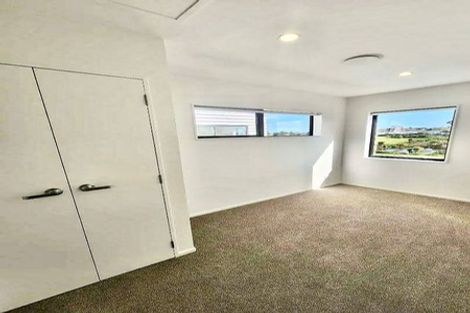 Photo of property in 16 Te Napi Drive, Takanini, 2112