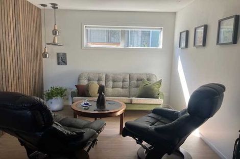 Photo of property in 16 Beveridge Road, One Tree Point, 0118