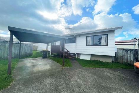 Photo of property in 3/10 Solveig Place, Randwick Park, Auckland, 2105