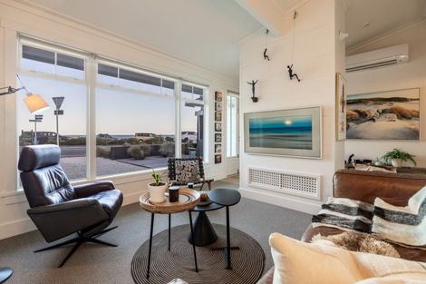 Photo of property in 84 The Esplanade, Houghton Bay, Wellington, 6023