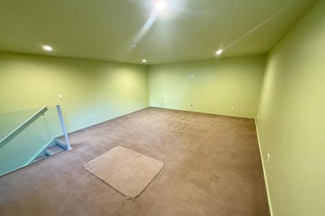 Photo of property in 24 Seaview Road, Paremata, Porirua, 5024